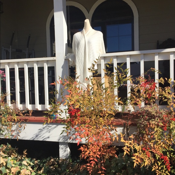 Accessory St. shawl style luminous on white - Picture 8 of 8